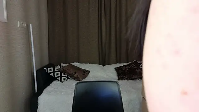 cute club online show from 10-16-25, 05:14