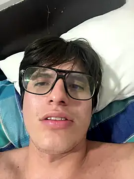 Snapshot of Jhoan_Andrea chatting on 10-19-25, 07:09 Jhoan Andrea online show from 10-19-25, 07:09