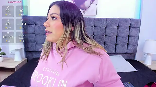 isabella horney  online show from 11-06-25, 08:21