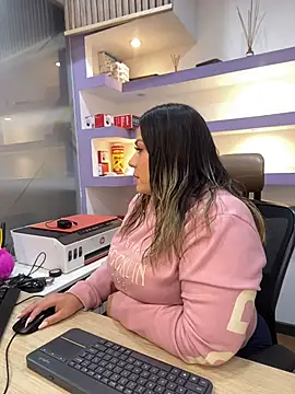 isabella horney  online show from 02-14-26, 01:52