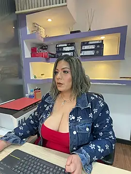 isabella horney  online show from 05-19-26, 12:33