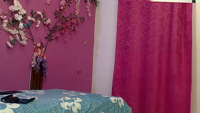 Snapshot of skinnybarbie022 chatting on 10-25-25, 01:02 skinnybarbie022 online show from 10-25-25, 01:02