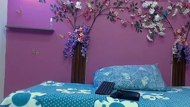 Snapshot of skinnybarbie022 chatting on 10-30-25, 01:07 skinnybarbie022 online show from 10-30-25, 01:07