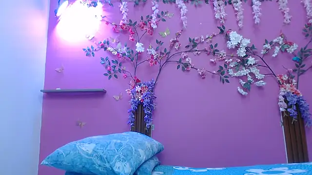 skinnybarbie022 online show from 02-13-26, 01:01