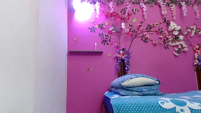 skinnybarbie022 online show from 06-04-26, 12:27