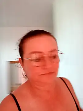 Snapshot of Nikoll12 chatting on 11-22-25, 05:12 Nikoll12 online show from 11-22-25, 05:12