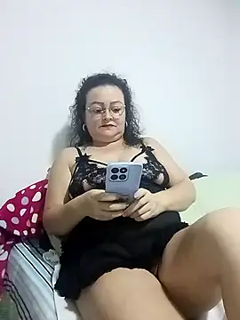 Snapshot of Nikoll12 chatting on 11-30-25, 06:17 Nikoll12 online show from 11-30-25, 06:17