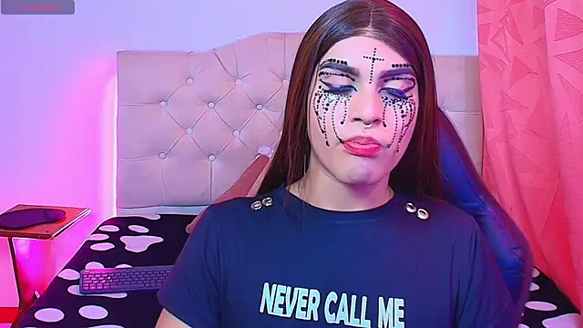 lailahdark online show from 10-26-25, 05:35