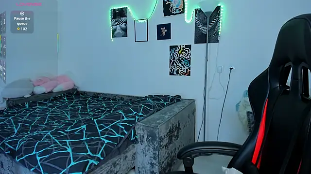 cute little ass online show from 10-03-25, 03:42