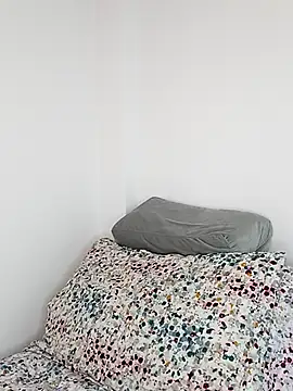 Snapshot of Valois2025 chatting on 09-30-25, 04:01 Valois2025 online show from 09-30-25, 04:01