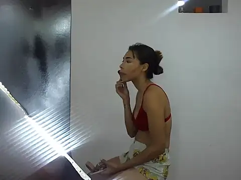 Snapshot of MeganAndMax@xh chatting on 09-14-25, 01:05 MeganAndMaxxh online show from 09-14-25, 01:05
