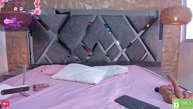 Selene  Lopez  online show from 04-22-26, 07:59