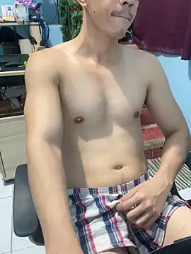 Snapshot of ieat_monsters chatting on 12-21-25, 04:25 ieat monsters online show from 12-21-25, 04:25