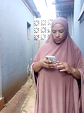 Sweetbxxx24 online show from 04-06-26, 11:00