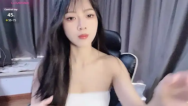 Snapshot of Cicicici-cc chatting on 03-23-26, 04:27 Cicicici-cc online show from 03-23-26, 04:27