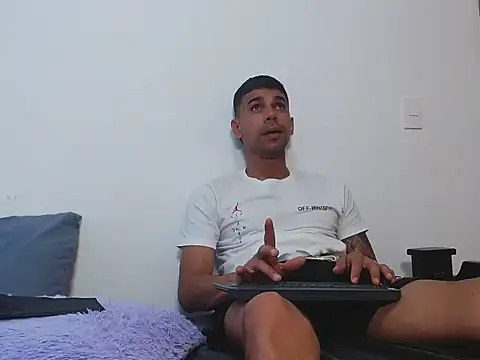 allanjones15 online show from 09-08-25, 09:03