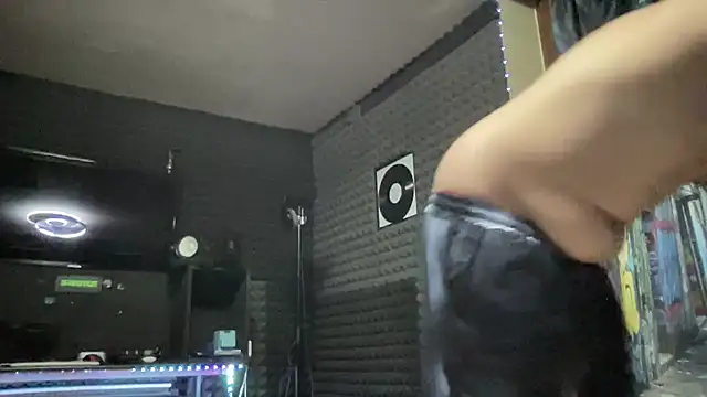 Snapshot of kashume- chatting on 04-27-26, 11:03 kashume- online show from 04-27-26, 11:03