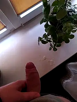 Mumuska online show from 10-18-25, 02:07