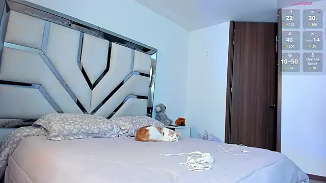 Michelle Ferrerr online show from 10-30-25, 10:43