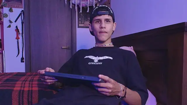 Snapshot of _realwav chatting on 03-15-26, 07:14 realwav online show from 03-15-26, 07:14