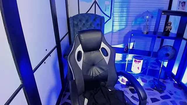 NahomiRichards  online show from 11-05-25, 04:12