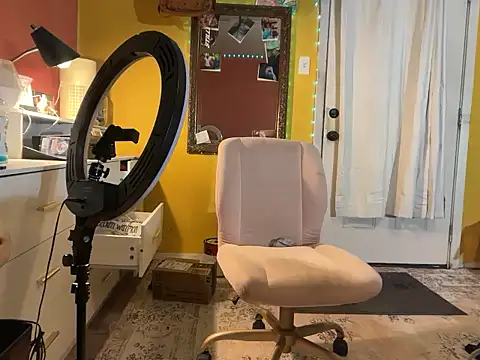 Snapshot of bearcub300 chatting on 11-07-25, 12:32 bearcub300 online show from 11-07-25, 12:32