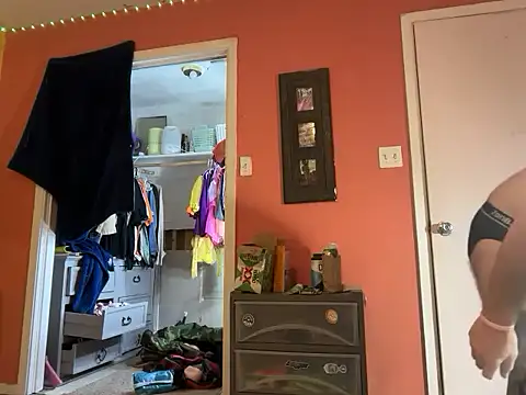 Snapshot of bearcub300 chatting on 11-08-25, 01:39 bearcub300 online show from 11-08-25, 01:39