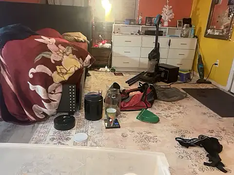 Snapshot of bearcub300 chatting on 11-22-25, 02:10 bearcub300 online show from 11-22-25, 02:10