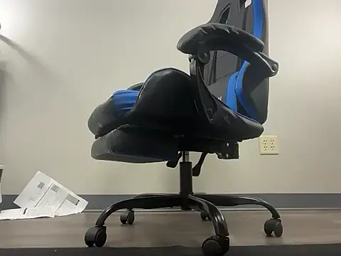 Snapshot of bearcub300 chatting on 11-26-25, 02:56 bearcub300 online show from 11-26-25, 02:56