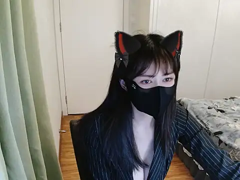 Snapshot of Winnie-01 chatting on 03-14-26, 02:17 Winnie-01 online show from 03-14-26, 02:17