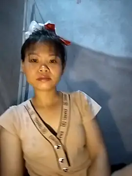 Snapshot of LinhNa999 chatting on 09-09-25, 01:38 LinhNa999 online show from 09-09-25, 01:38