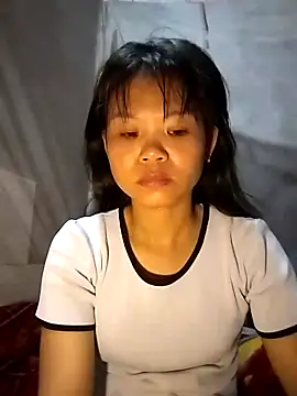 Snapshot of LinhNa999 chatting on 09-11-25, 12:44 LinhNa999 online show from 09-11-25, 12:44