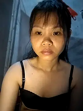Snapshot of LinhNa999 chatting on 09-21-25, 12:40 LinhNa999 online show from 09-21-25, 12:40