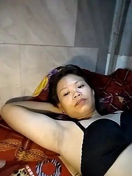 Snapshot of LinhNa999 chatting on 10-12-25, 06:23 LinhNa999 online show from 10-12-25, 06:23