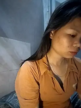 LinhNa999 online show from 04-14-26, 09:32