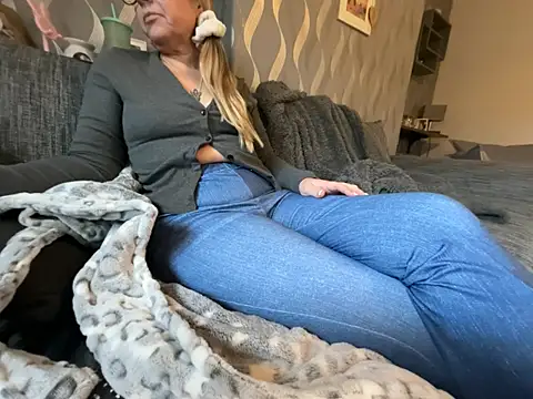 Snapshot of Anastasia-BlondeXX chatting on 02-11-26, 09:03 Anastasia-BlondeXX online show from 02-11-26, 09:03