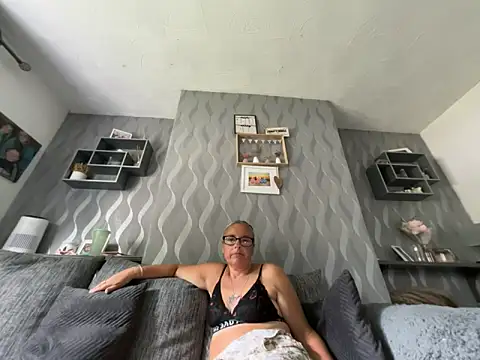 Anastasia-BlondeXX online show from 05-26-26, 09:38