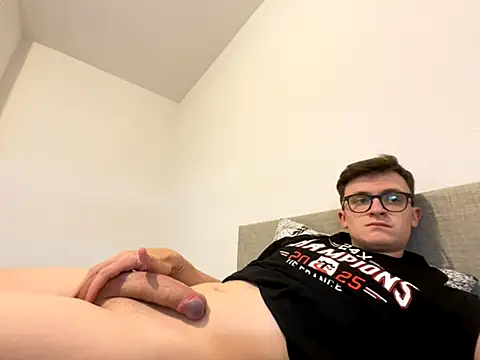 Eternelfrisson online show from 09-27-25, 04:34