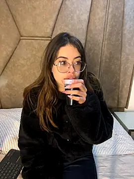 Snapshot of Isabela_Colins chatting on 09-09-25, 12:59 Isabela Colins online show from 09-09-25, 12:59