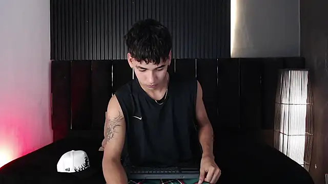 Dominic ghost online show from 12-18-25, 12:06