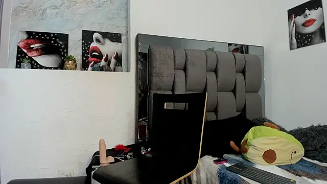 Snapshot of GiorgiaDarkness chatting on 09-19-25, 01:18 GiorgiaDarkness online show from 09-19-25, 01:18