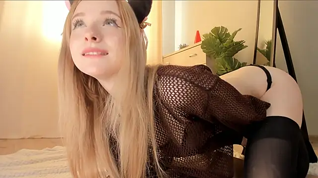 Snapshot of Nana_Wilson chatting on 09-14-25, 04:22 Nana Wilson online show from 09-14-25, 04:22