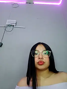 Anne Mia online show from 11-24-25, 09:42