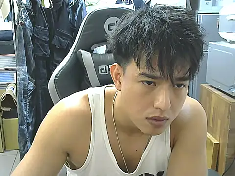 hunterXhan online show from 09-30-25, 07:24