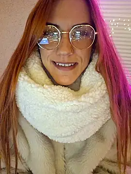 SlimBellaa online show from 10-28-25, 09:17