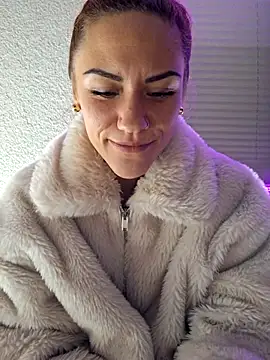 SlimBellaa online show from 11-25-25, 03:34