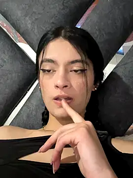 LiaCollings online show from 10-19-25, 08:09