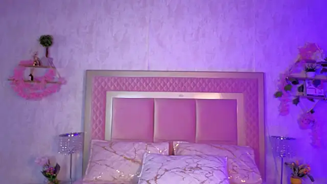 AlanaOdison online show from 09-15-25, 05:07