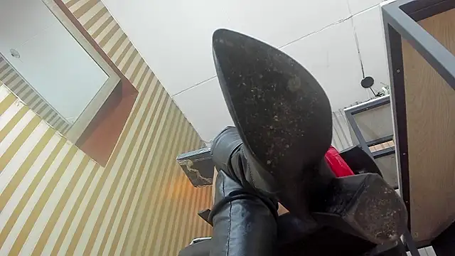 Snapshot of Scarlett_Barnes chatting on 03-26-26, 12:22 Scarlett Barnes online show from 03-26-26, 12:22