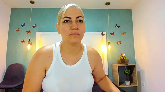 Heidy milf online show from 09-26-25, 08:02